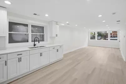 7914 S Essex Avenue, Chicago, IL 60617 - Photo 10
