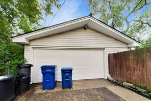2183 Laura Ln, Des Plaines, IL 60018 - Photo 24