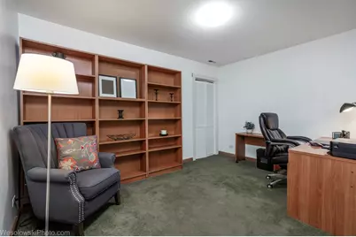 290 Hawthorn Lane, Hoffman Estates, IL 60169 - Photo 18