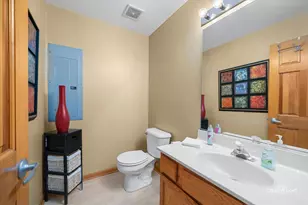 73 N Forestview Ln, Aurora, IL 60502 - Photo 28