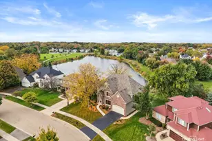 73 N Forestview Ln, Aurora, IL 60502 - Photo 2