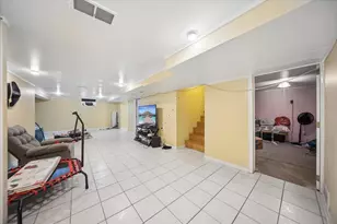 1372 S 6th Ave, Des Plaines, IL 60018 - Photo 12