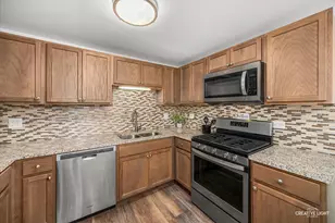 131 Fairlane Ct, Bloomingdale, IL 60108 - Photo 12