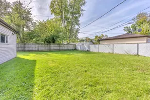 167 N Shabbona Dr, Park Forest, IL 60466 - Photo 6