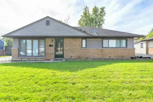 167 N Shabbona Dr, Park Forest, IL 60466 - Photo 2