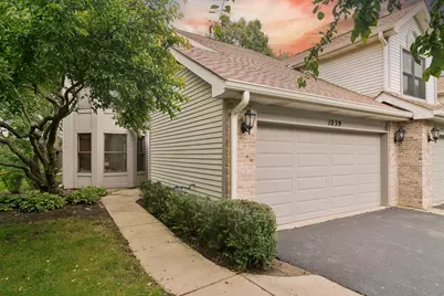1039 N Auburn Woods Drive #1039, Palatine, IL 60067 - Photo 2
