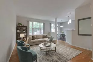 467 Pine Lake Cir, Vernon Hills, IL 60061 - Photo 4