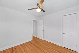 2719 W Berwyn Ave, Chicago, IL 60625 - Photo 12