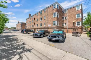 2719 W Berwyn Ave, Chicago, IL 60625 - Photo 14