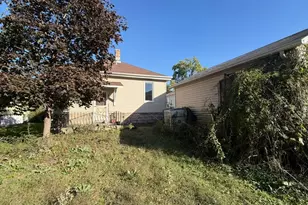 320 Blackstone St, Thornton, IL 60476 - Photo 12