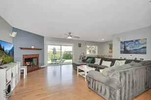 1317 Cumberland Circle, Elk Grove Village, IL 60007 - Photo 4