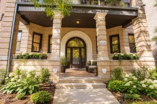 842 W Belle Plaine Ave, Chicago, IL 60613 - Photo 1