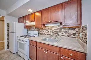 2609 W Fitch Ave, Chicago, IL 60645 - Photo 6