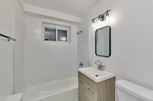 2609 W Fitch Ave, Chicago, IL 60645 - Photo 14