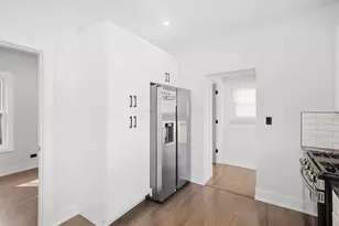 8718 S Euclid Ave, Chicago, IL 60617 - Photo 10