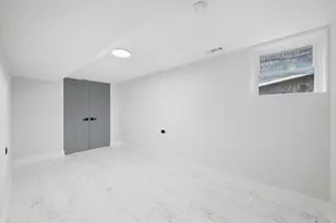8718 S Euclid Ave, Chicago, IL 60617 - Photo 22