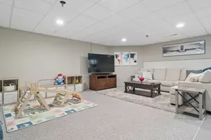 90 Waters Edge Ct, Glen Ellyn, IL 60137 - Photo 28