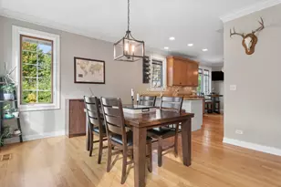 90 Waters Edge Ct, Glen Ellyn, IL 60137 - Photo 8