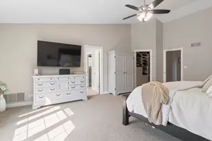 90 Waters Edge Ct, Glen Ellyn, IL 60137 - Photo 18