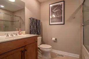 90 Waters Edge Ct, Glen Ellyn, IL 60137 - Photo 26