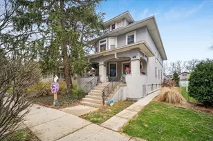 715 N Taylor Ave, Oak Park, IL 60302 - Photo 1