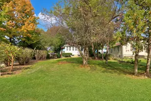 26110 W Lakeview Ave, Ingleside, IL 60041 - Photo 1