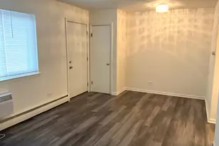 627 S Blanchard St, Wheaton, IL 60187 - Photo 2