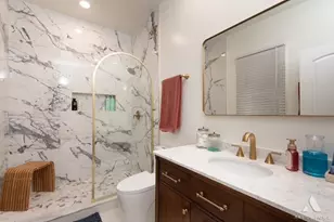 909 W Roscoe St, Chicago, IL 60657 - Photo 22