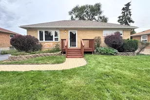 690 N Michigan St, Elmhurst, IL 60126 - Photo 1