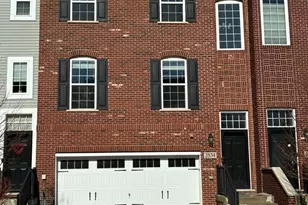 2534 Huntleigh Ln, Woodridge, IL 60517 - Photo 2