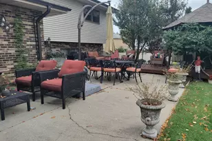 7801 Surrey Dr, Darien, IL 60561 - Photo 22