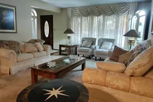 7801 Surrey Dr, Darien, IL 60561 - Photo 4