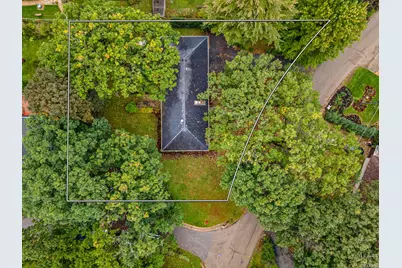 355 Hiawatha Drive, Lake in the Hills, IL 60156 - Photo 40