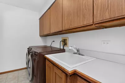 8604 Creekside Lane, Darien, IL 60561 - Photo 16