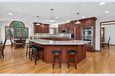 8604 Creekside Lane, Darien, IL 60561 - Photo 2