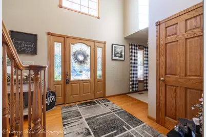 220 W Fuller Drive, Waterman, IL 60556 - Photo 6