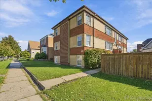 2711 N 72nd Ct, Elmwood Park, IL 60707 - Photo 2