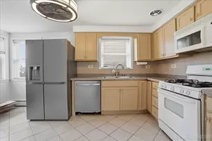2711 N 72nd Ct, Elmwood Park, IL 60707 - Photo 10