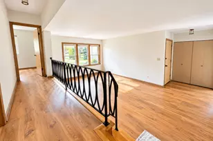 1145 Arnold Ct, Des Plaines, IL 60016 - Photo 4