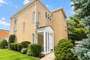 1145 Arnold Ct, Des Plaines, IL 60016 - Photo 16