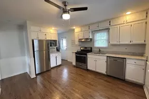 324 Hiawatha Dr, Buffalo Grove, IL 60089 - Photo 6