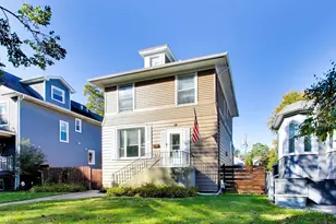 813 N Cuyler Ave, Oak Park, IL 60302 - Photo 2