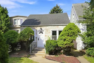4438 N Narragansett Avenue, Harwood Heights, IL 60706 - Photo 1