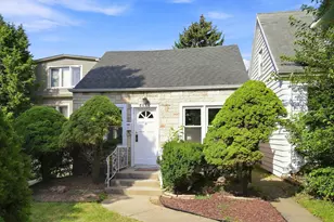 4438 N Narragansett Ave, Harwood Heights, IL 60706 - Photo 1