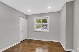 15320 Cherry Ln, Markham, IL 60426 - Photo 10