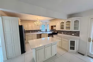 8516 Moody Ave, Burbank, IL 60459 - Photo 6