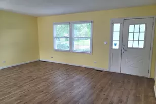 4112 Crimson Dr, Hoffman Estates, IL 60192 - Photo 4