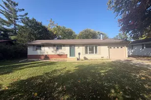 169 Shawnee Dr, Carol Stream, IL 60188 - Photo 1