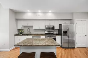 3250 N Lincoln Ave, Chicago, IL 60657 - Photo 6