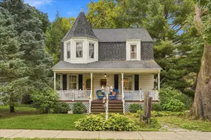 1326 S Peoria Ave, Dixon, IL 61021 - Photo 1